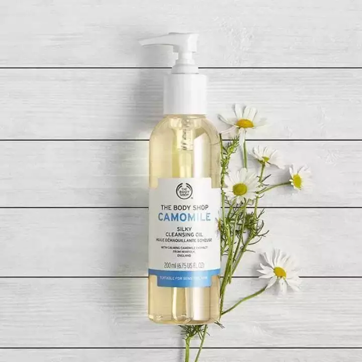 Dầu tẩy trang Camomile Silky Cleansing Oil THE BODY SHOP
