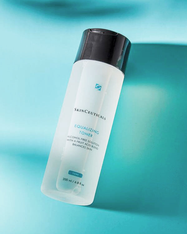 Nước cân bằng Skinceuticals Equalizing Toner - Sản phẩm đề xuất trong quy tắc chăm sóc da sau khi nặn mụn