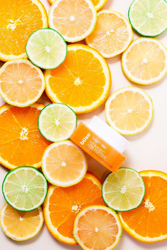 Vitamin C – Thành phần dưỡng da tiên quyết trong những ngày hè